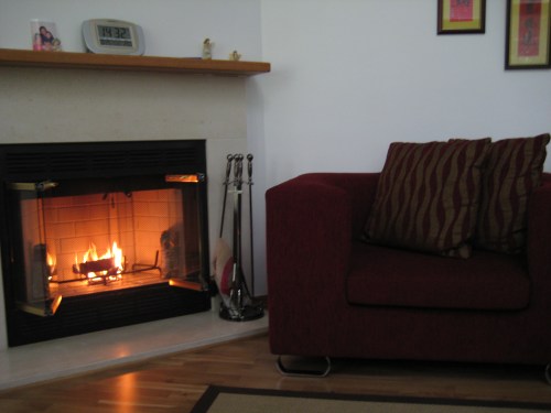 Kelip-kelip kusangka api, kalau api mana sumbunya.