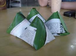 Nasi lemak bungkus macam dulu-dulu...